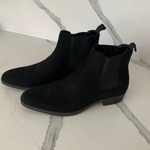 Mens suede slip on boots